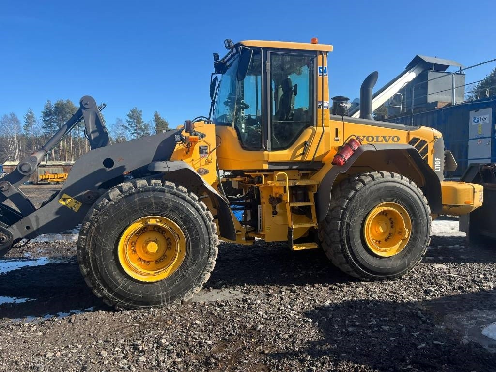 Volvo L 110 F - Wheel loader: picture 1 Volvo L 110 F - Wheel loader: picture 1