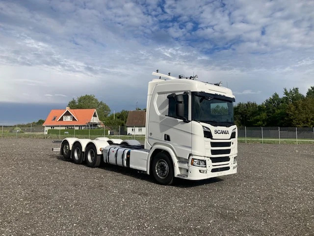 Scania R660 8X4/4 - Cab chassis truck: picture 2 Scania R660 8X4/4 - Cab chassis truck: picture 2
