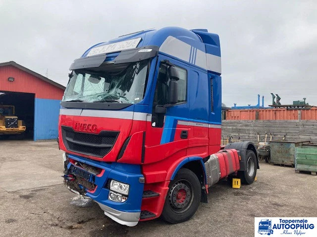 Iveco Stralis 440 Damage - Tractor unit: picture 2 Iveco Stralis 440 Damage - Tractor unit: picture 2