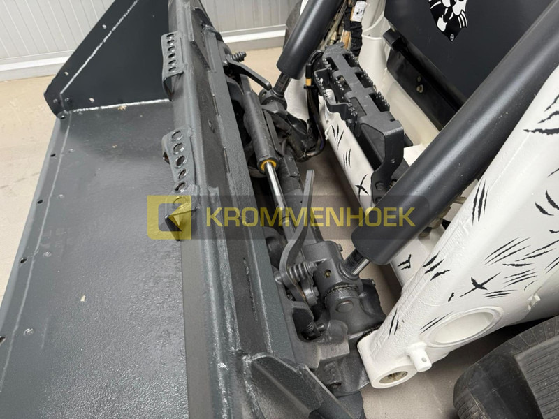 Skid steer loader Bobcat T 76: picture 9