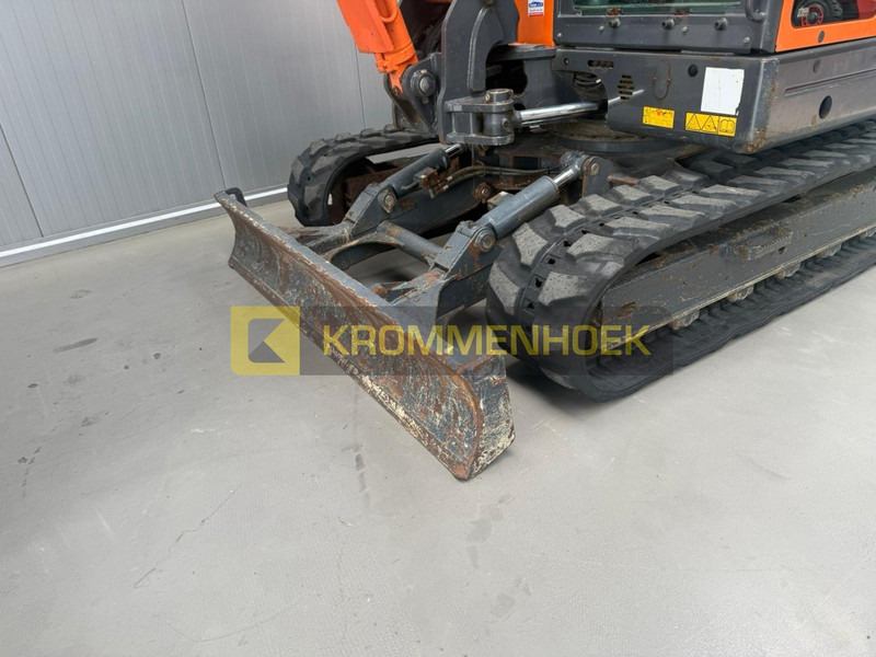 Mini excavator Doosan DX 85R-3: picture 12