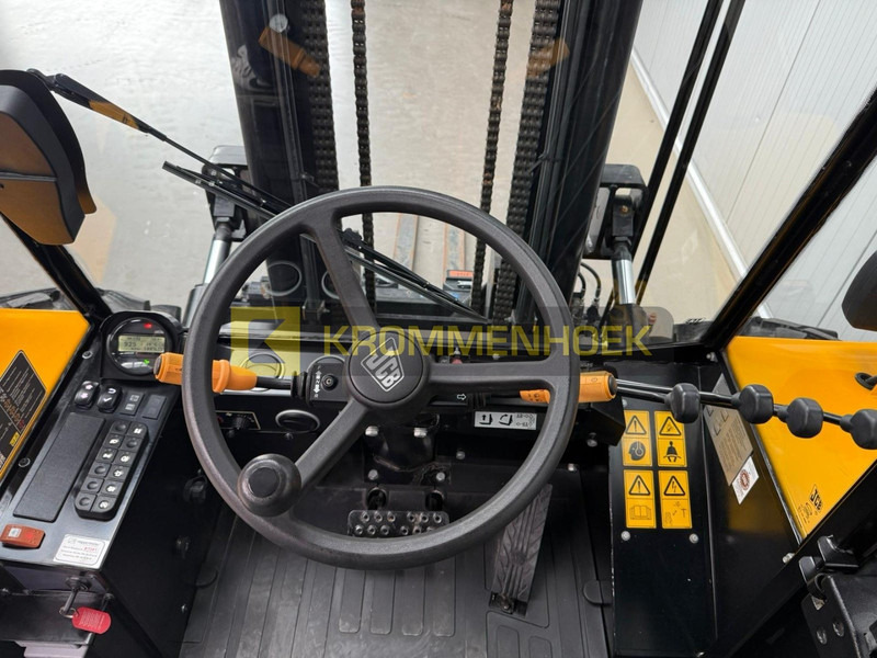 Rough terrain forklift JCB 940: picture 13