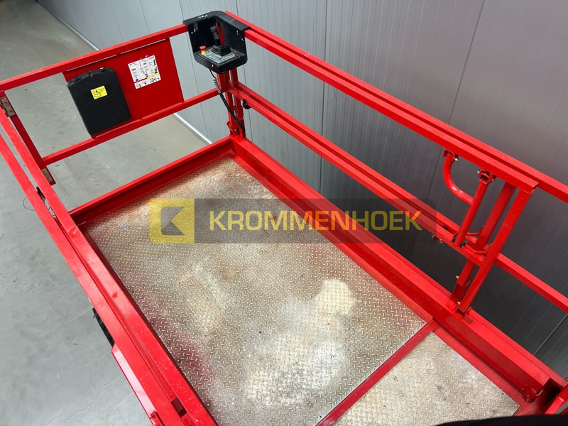 Scissor lift Manitou 100 SC: picture 13