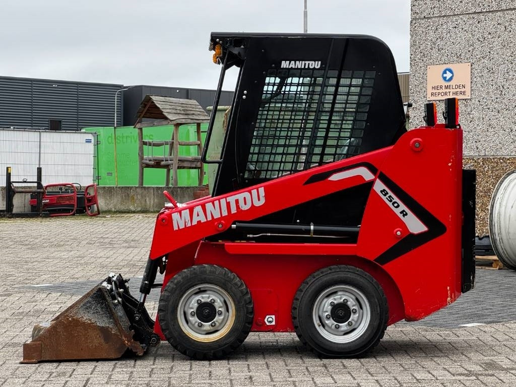 Manitou 850R, 2021, 365 hours! - Skid steer loader: picture 2 Manitou 850R, 2021, 365 hours! - Skid steer loader: picture 2