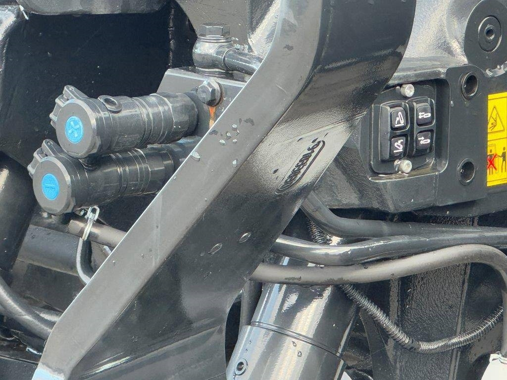 New Holland T6.180 Dynamic Command, frontlinkage, Stage V, GPS - Farm tractor: picture 5 New Holland T6.180 Dynamic Command, frontlinkage, Stage V, GPS - Farm tractor: picture 5