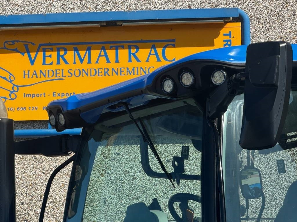 New Holland T7.245 Auto Command, GPS complete, frontlinkage - Farm tractor: picture 3 New Holland T7.245 Auto Command, GPS complete, frontlinkage - Farm tractor: picture 3