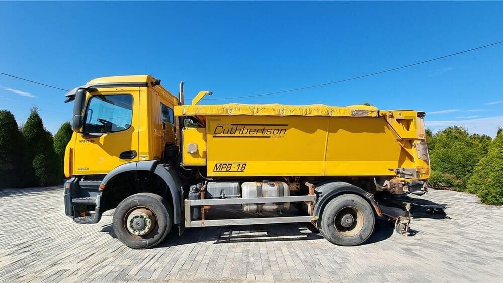MERCEDES-BENZ Arocs 1824 / Cuthbertson MPB-18 - Tipper: picture 2 MERCEDES-BENZ Arocs 1824 / Cuthbertson MPB-18 - Tipper: picture 2