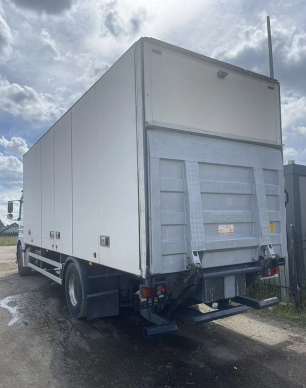 MERCEDES-BENZ AXOR PRZEBIEG TYLKO 322000 KM!!!! - Isothermal truck: picture 4 MERCEDES-BENZ AXOR PRZEBIEG TYLKO 322000 KM!!!! - Isothermal truck: picture 4