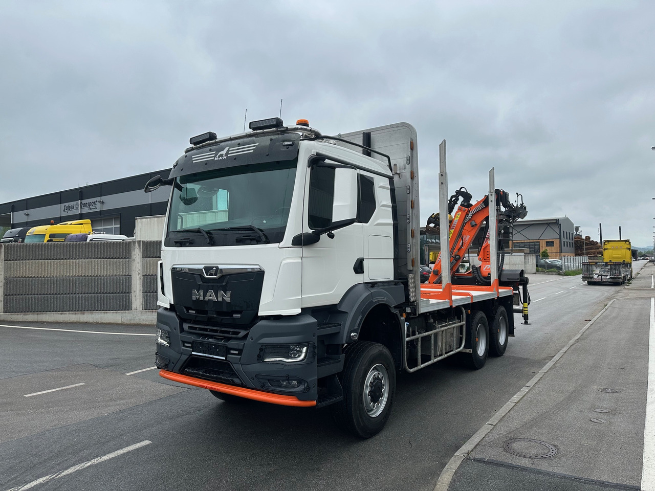 MAN TGS 33.520 6X6 BL intarder PENZ 12Z - Log truck: picture 2 MAN TGS 33.520 6X6 BL intarder PENZ 12Z - Log truck: picture 2