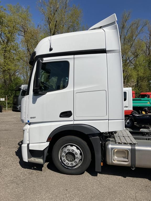 Mercedes-Benz Actros 1851 LS 4x2 - Tractor unit: picture 2 Mercedes-Benz Actros 1851 LS 4x2 - Tractor unit: picture 2