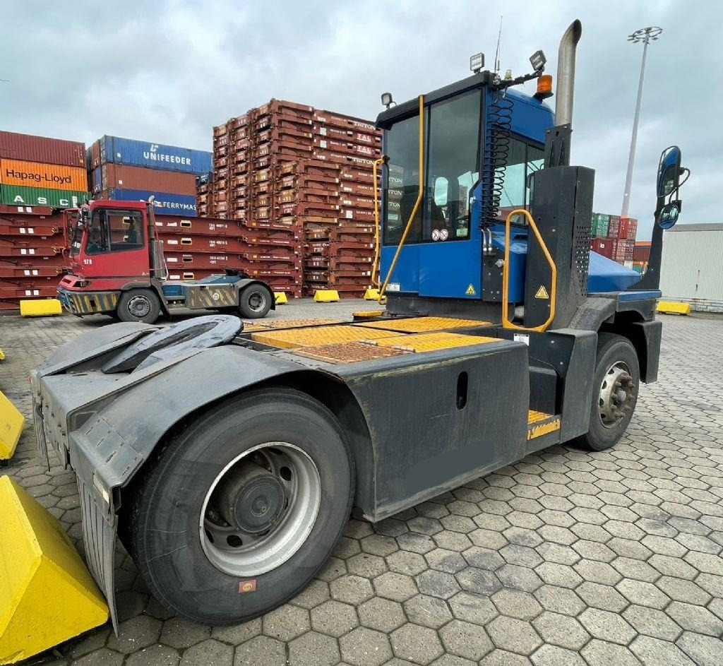 Kalmar T2  - Terminal tractor: picture 3 Kalmar T2  - Terminal tractor: picture 3