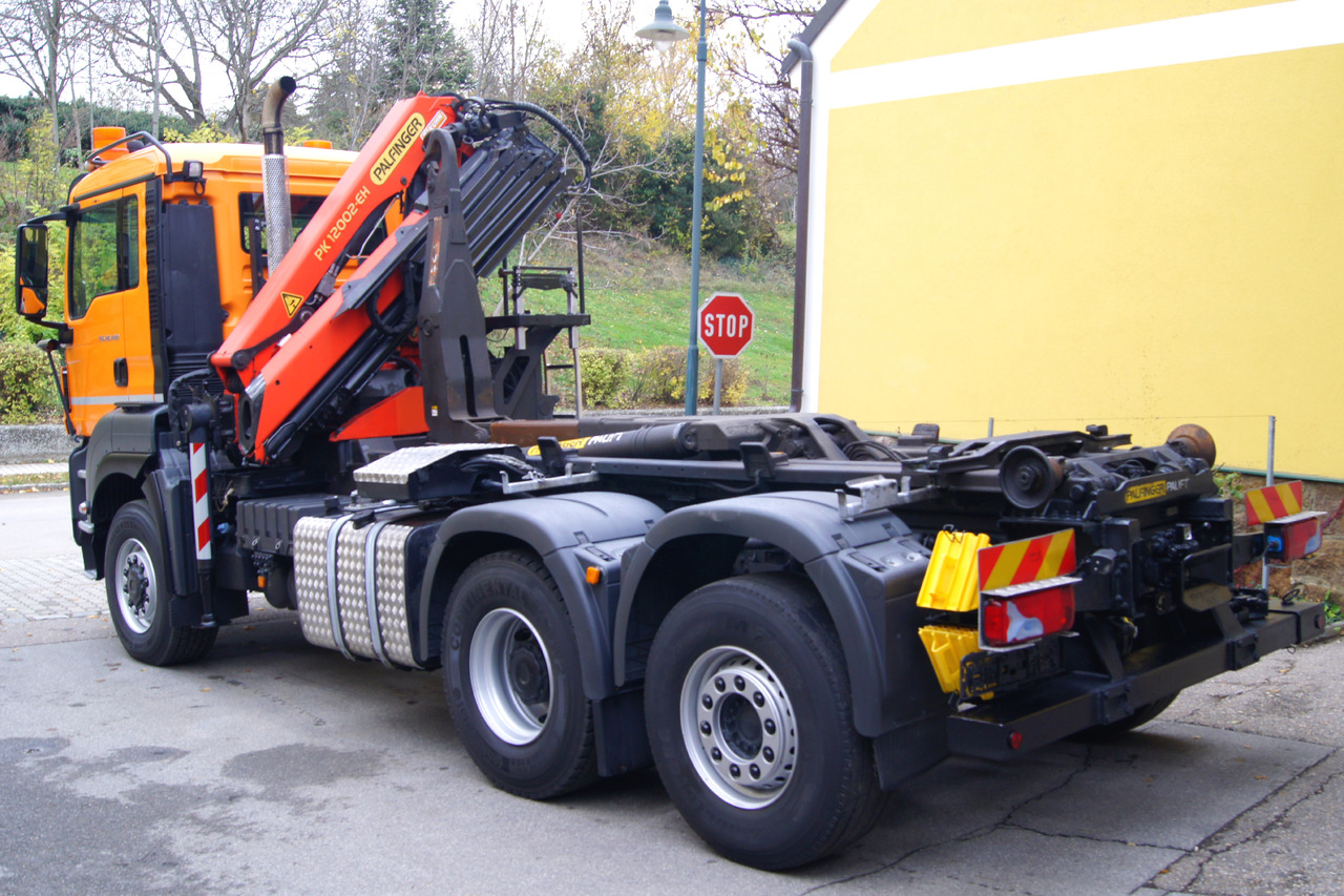 MAN TGS 28.400 BL 6x4-4/TÜV/PK12002/PALIFT/Winterdienst/Salzstreuer/Streuer/Schneepflug - Hook lift truck, Crane truck: picture 5 MAN TGS 28.400 BL 6x4-4/TÜV/PK12002/PALIFT/Winterdienst/Salzstreuer/Streuer/Schneepflug - Hook lift truck, Crane truck: picture 5