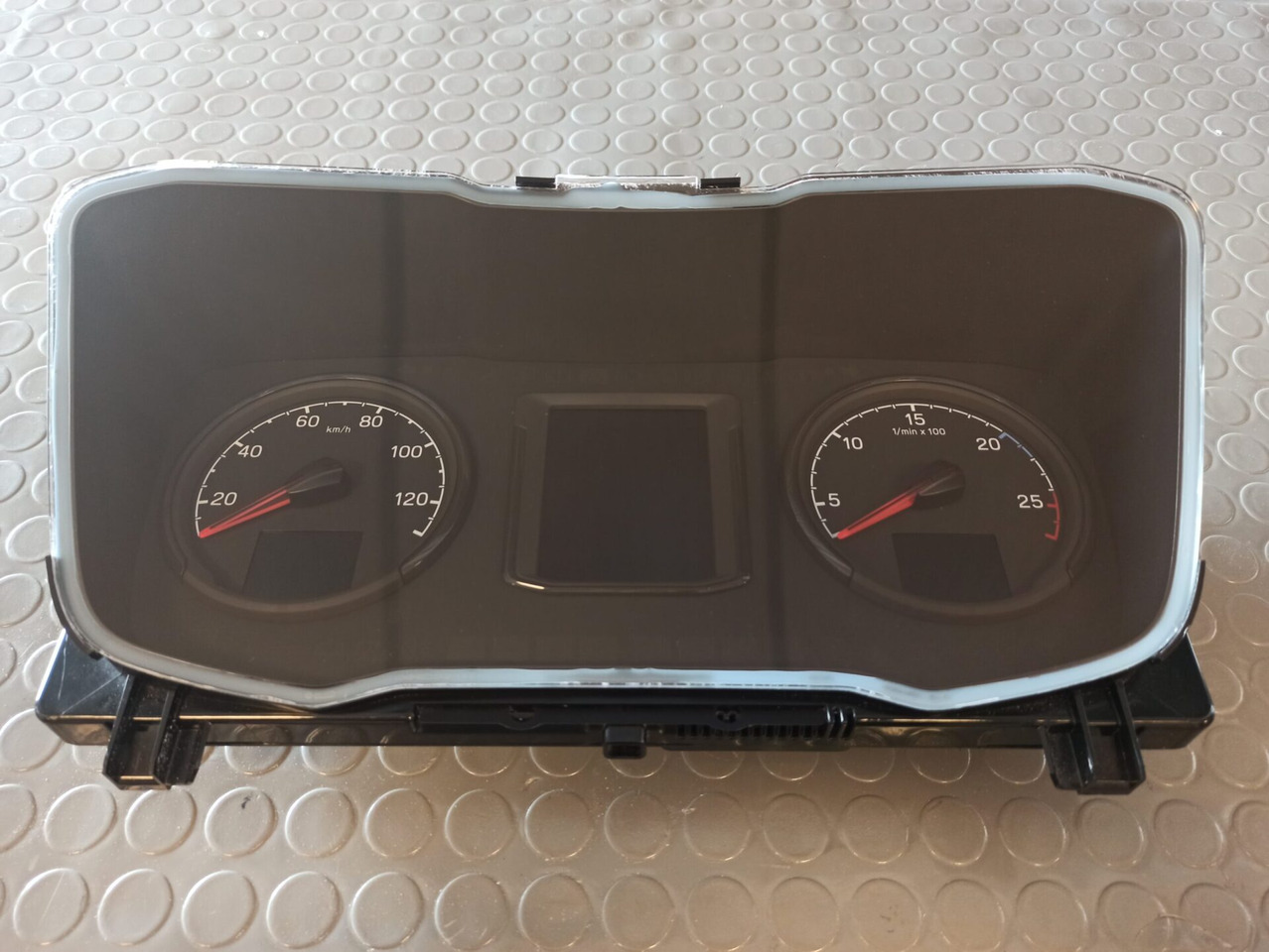 SCANIA INSTRUMENT CLUSTER - 2797228 - Dashboard for Truck: picture 1 SCANIA INSTRUMENT CLUSTER - 2797228 - Dashboard for Truck: picture 1