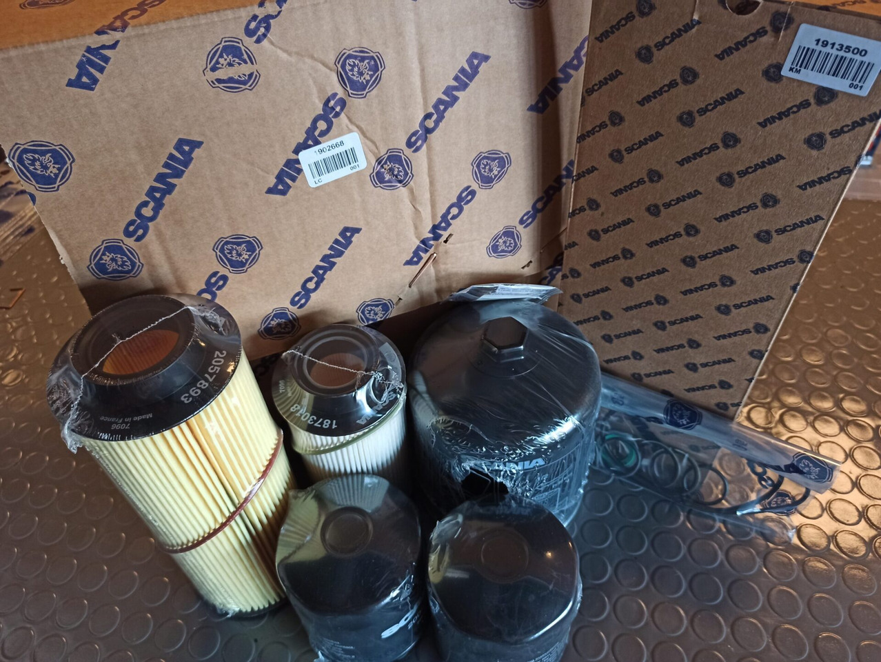 SCANIA MAINTENANCE KIT D16 - 1902668 - Engine overhaul kit for Truck: picture 1 SCANIA MAINTENANCE KIT D16 - 1902668 - Engine overhaul kit for Truck: picture 1