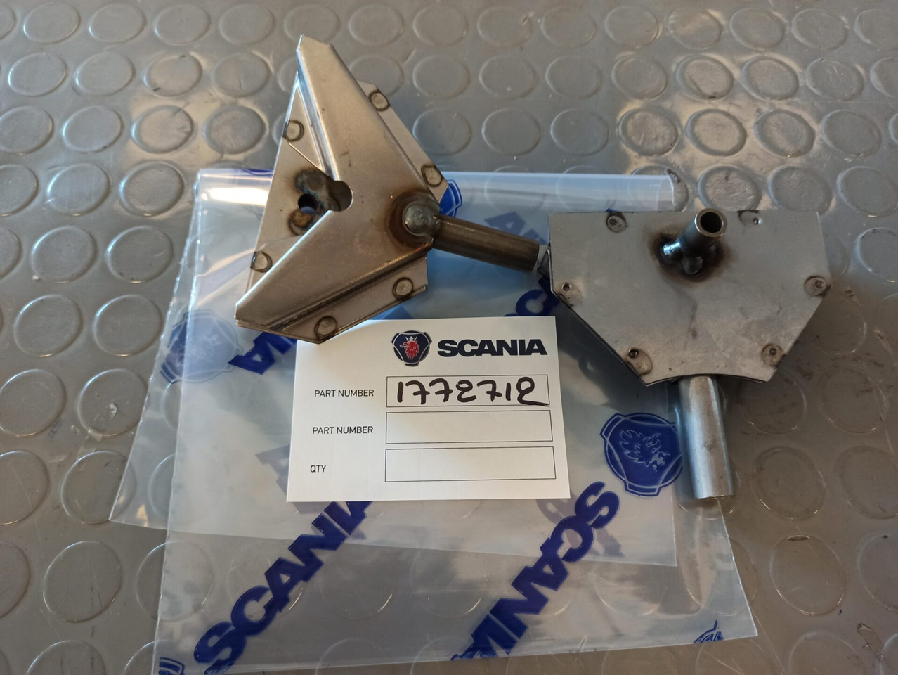 SCANIA OIL COLLECTOR 1772712 - Rear axle for Truck: picture 1 SCANIA OIL COLLECTOR 1772712 - Rear axle for Truck: picture 1