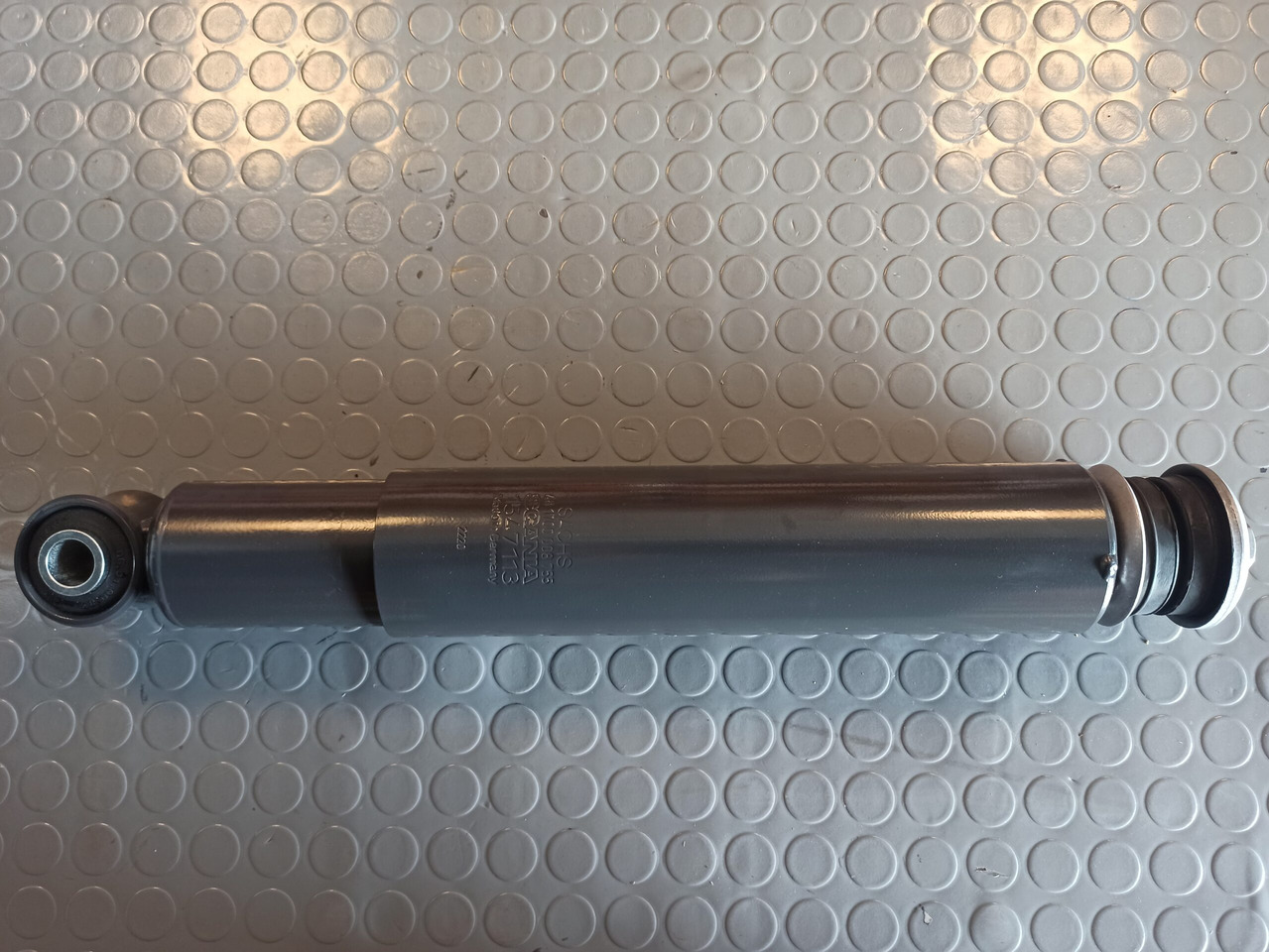 SCANIA SHOCK ABSORBER - 1547113 - Shock absorber for Truck: picture 1 SCANIA SHOCK ABSORBER - 1547113 - Shock absorber for Truck: picture 1