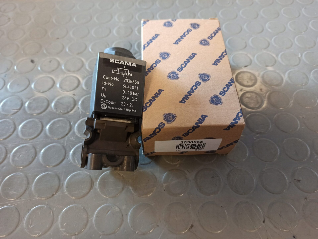 SCANIA SOLENOID VALVE 2038655 - Rear axle for Truck: picture 1 SCANIA SOLENOID VALVE 2038655 - Rear axle for Truck: picture 1