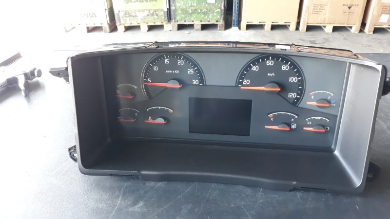 VOLVO INSTRUMENT CLUSTER 22174398 - Dashboard for Truck: picture 1 VOLVO INSTRUMENT CLUSTER 22174398 - Dashboard for Truck: picture 1