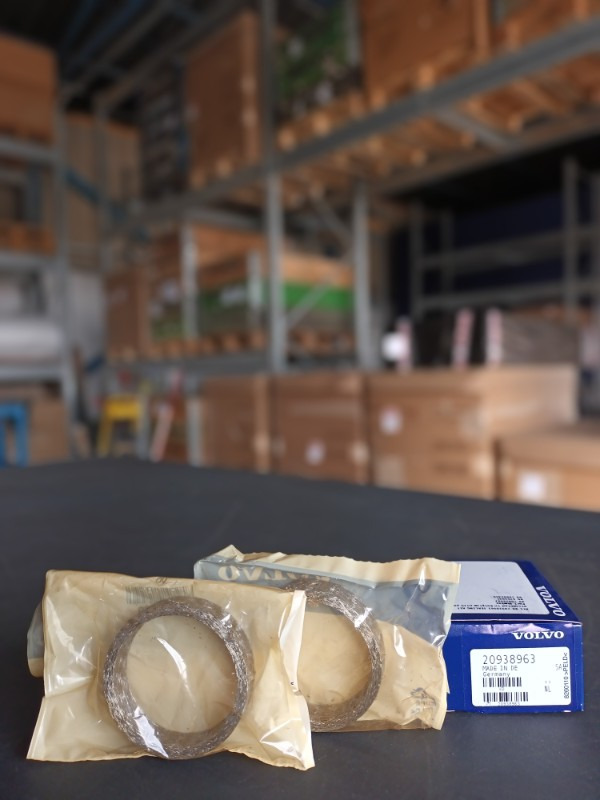 VOLVO SEALING KIT 20938963 - Engine gasket for Truck: picture 1 VOLVO SEALING KIT 20938963 - Engine gasket for Truck: picture 1