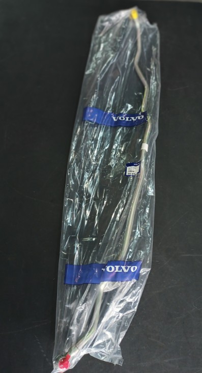 VOLVO SERVO PIPE 22213681 - Gearbox and parts for Truck: picture 1 VOLVO SERVO PIPE 22213681 - Gearbox and parts for Truck: picture 1