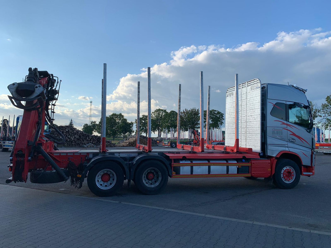 VOLVO FH16 650 - Log truck, Crane truck: picture 4 VOLVO FH16 650 - Log truck, Crane truck: picture 4