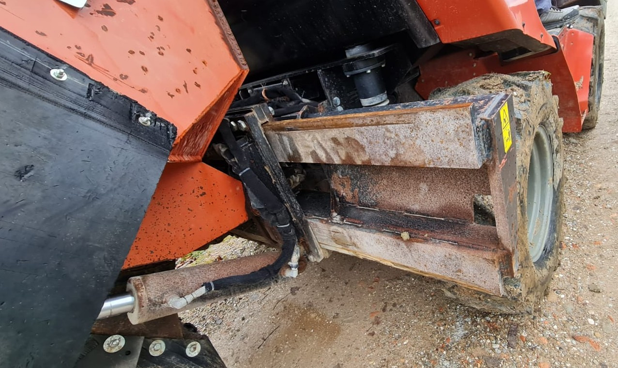 DITCH WITCH RT125 - Trencher: picture 4 DITCH WITCH RT125 - Trencher: picture 4