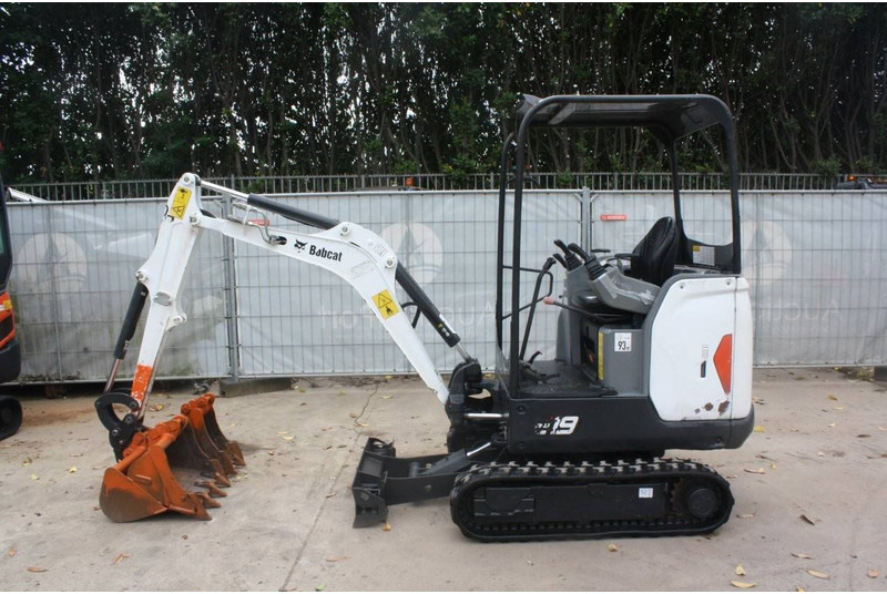 Bobcat E19 - Mini excavator: picture 2 Bobcat E19 - Mini excavator: picture 2
