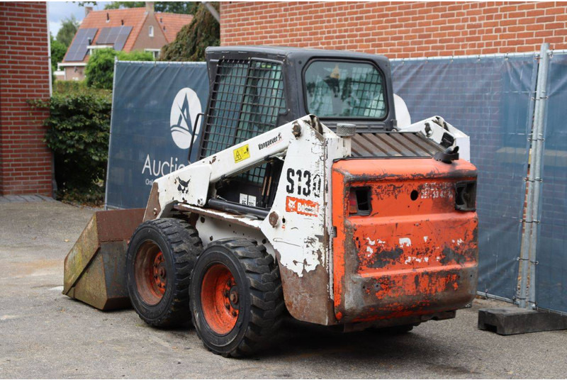 Bobcat S130 - Wheel loader: picture 4 Bobcat S130 - Wheel loader: picture 4