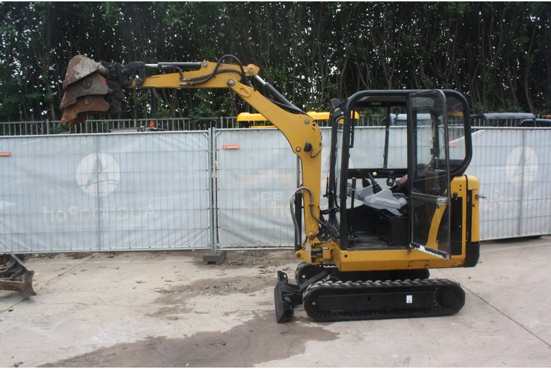 Caterpillar 301.8C - Mini excavator: picture 3 Caterpillar 301.8C - Mini excavator: picture 3