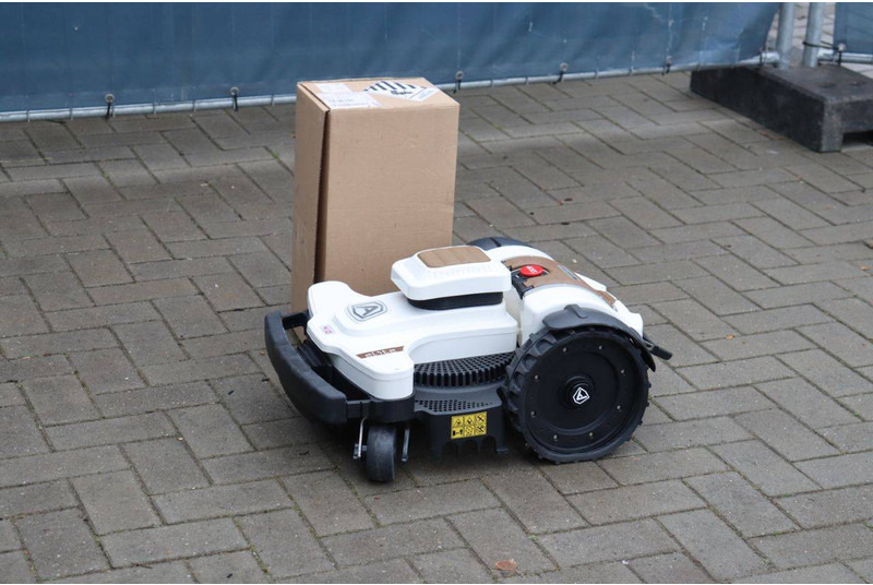 Cenntro AMBROGIO - Garden mower: picture 1 Cenntro AMBROGIO - Garden mower: picture 1