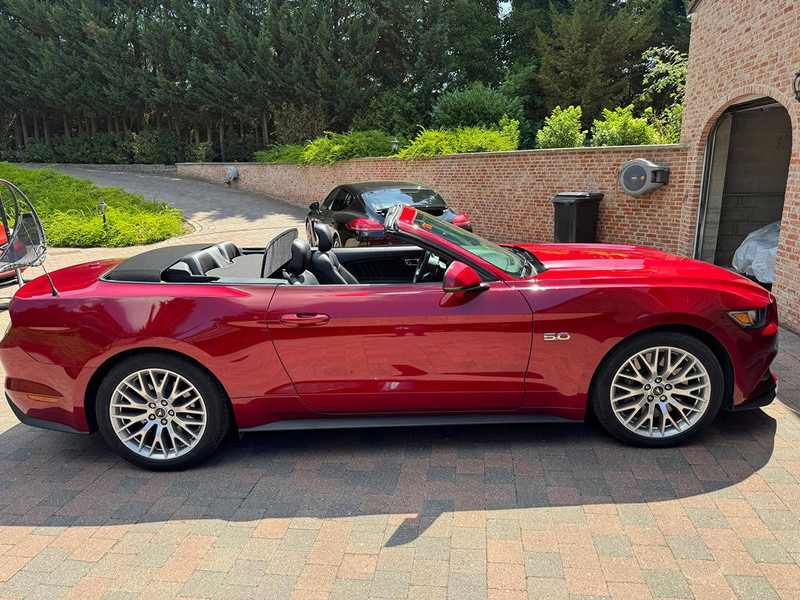 Ford Mustang GT Convertible - Sedan: picture 4 Ford Mustang GT Convertible - Sedan: picture 4