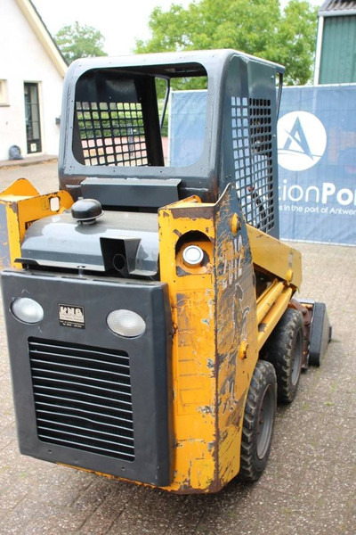 Gehl SL2012 - Wheel loader: picture 5 Gehl SL2012 - Wheel loader: picture 5