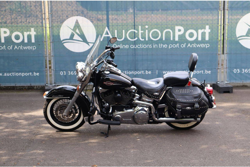 Harley-Davidson Heritage Softail Classic - Motorcycle: picture 2 Harley-Davidson Heritage Softail Classic - Motorcycle: picture 2
