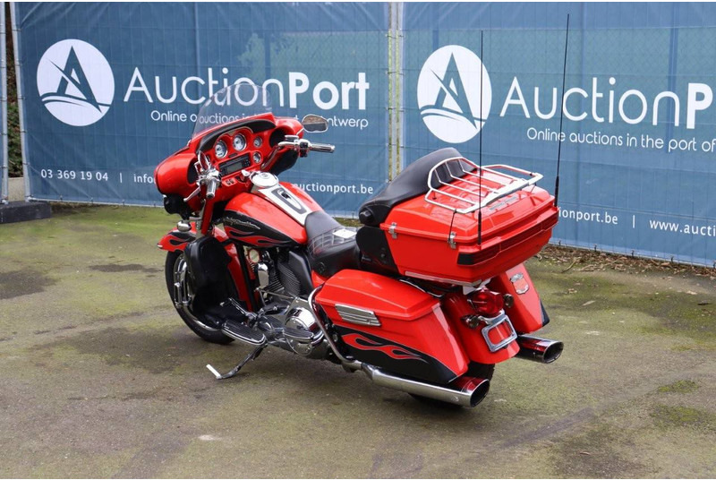 Harley-Davidson Ultra Classic CVO - Motorcycle: picture 4 Harley-Davidson Ultra Classic CVO - Motorcycle: picture 4