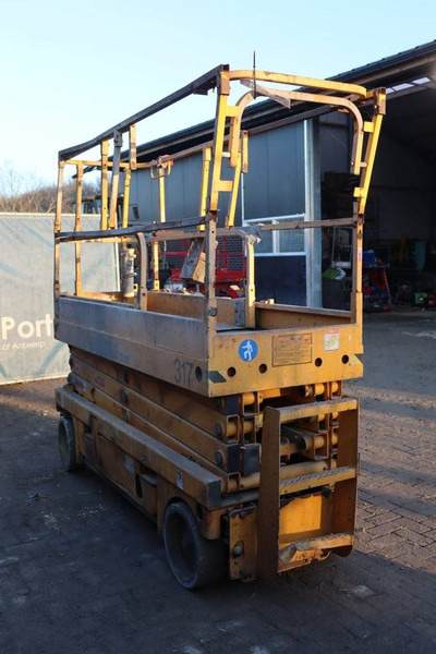 Haulotte COMPACT 10N - Scissor lift: picture 5 Haulotte COMPACT 10N - Scissor lift: picture 5