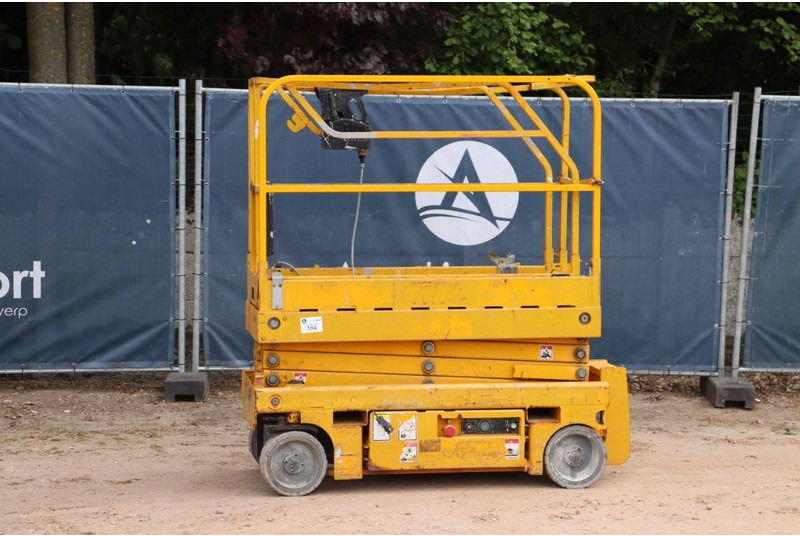 Haulotte Ciseaux Optimum 8 - Scissor lift: picture 1 Haulotte Ciseaux Optimum 8 - Scissor lift: picture 1