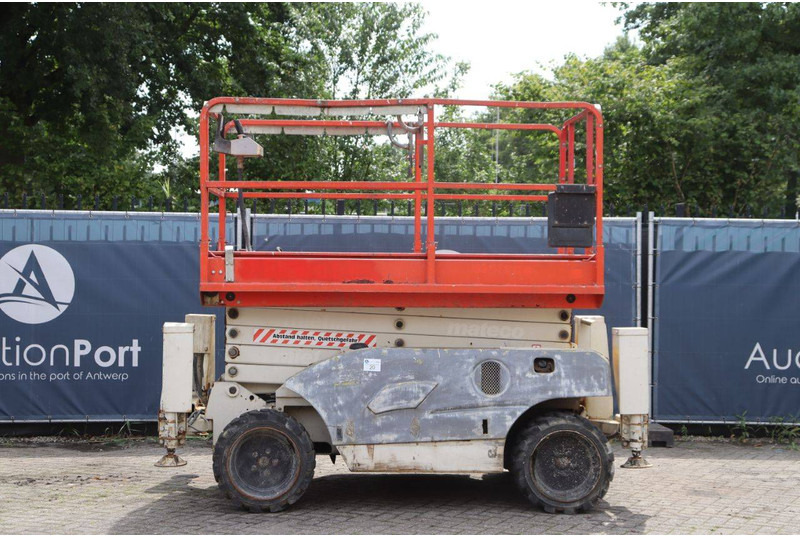Haulotte Compact 12DX - Scissor lift: picture 2 Haulotte Compact 12DX - Scissor lift: picture 2