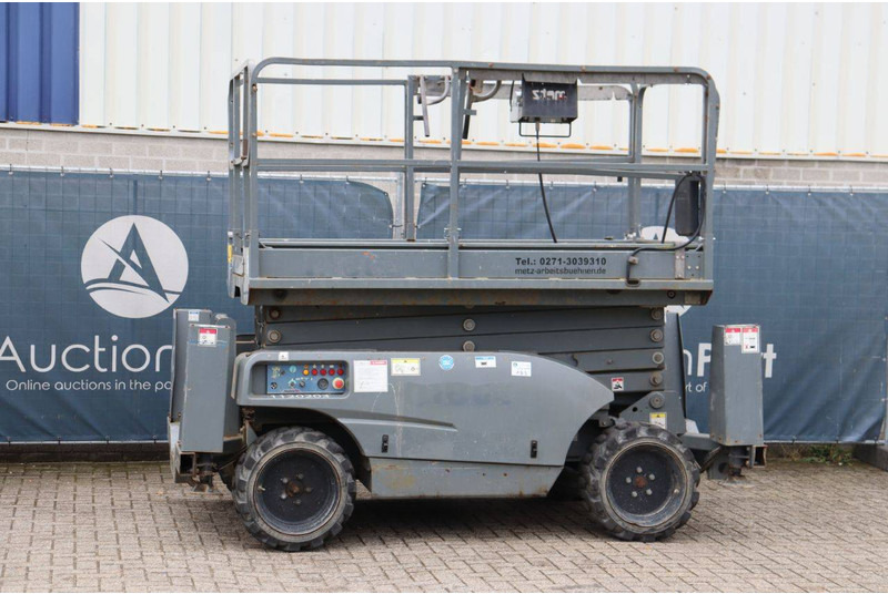 Haulotte Compact 12DX - Scissor lift: picture 1 Haulotte Compact 12DX - Scissor lift: picture 1