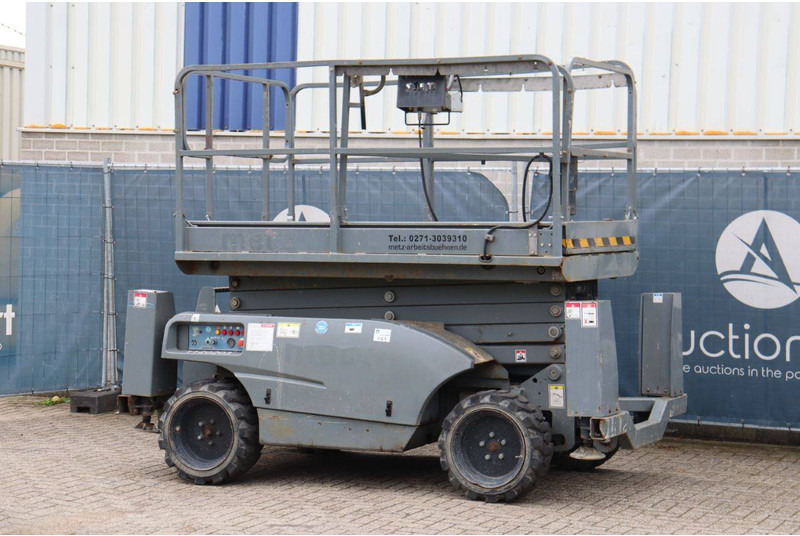 Haulotte Compact 12DX - Scissor lift: picture 3 Haulotte Compact 12DX - Scissor lift: picture 3