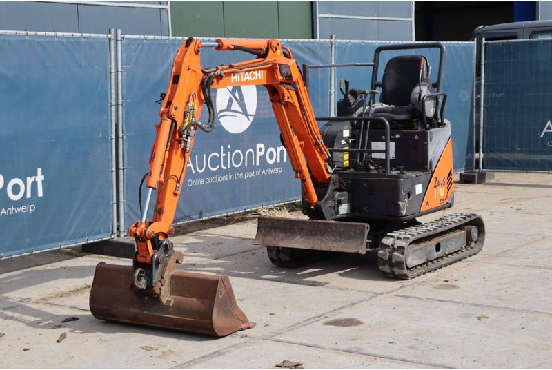 Mini excavator Hitachi ZX17U: picture 9