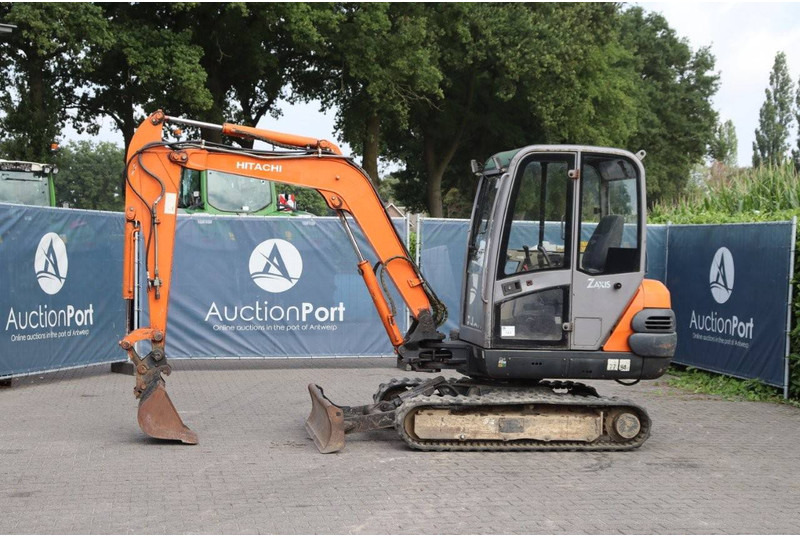Hitachi ZX30 CLR - Crawler excavator: picture 1 Hitachi ZX30 CLR - Crawler excavator: picture 1