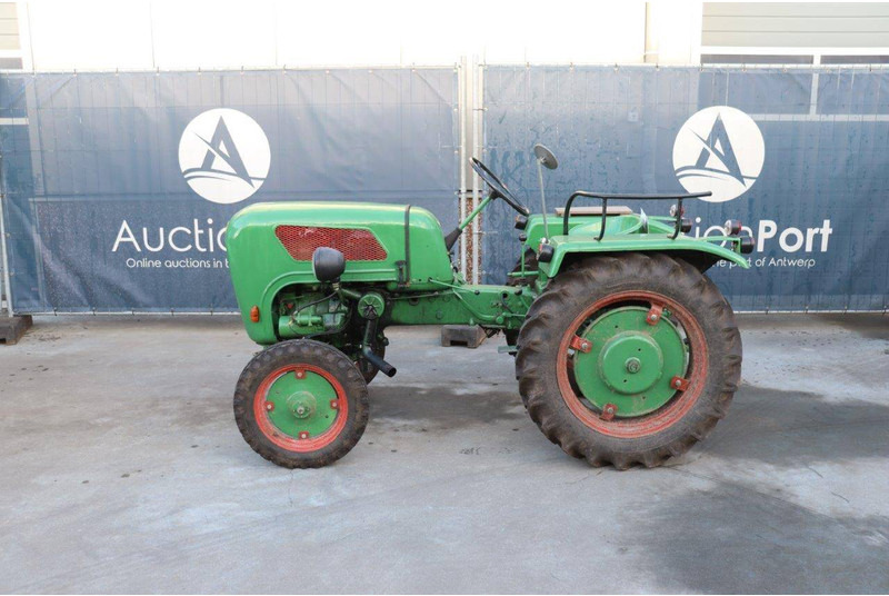 Holder B12 - Farm tractor: picture 2 Holder B12 - Farm tractor: picture 2