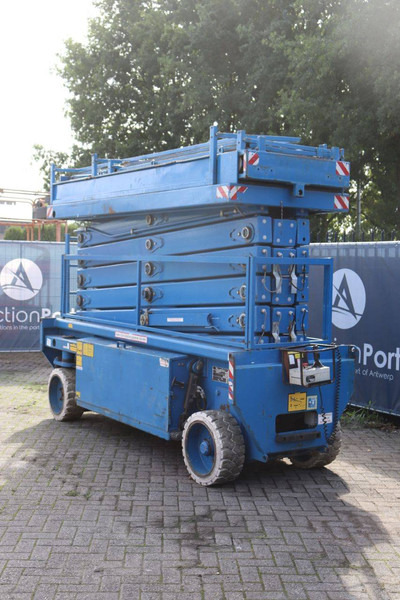 Holland lift COMBISTAR N-165EL12 - Scissor lift: picture 4 Holland lift COMBISTAR N-165EL12 - Scissor lift: picture 4