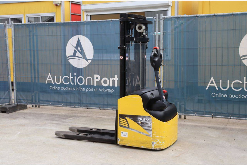 Hyundai 10 LS-7 - Stacker: picture 3 Hyundai 10 LS-7 - Stacker: picture 3