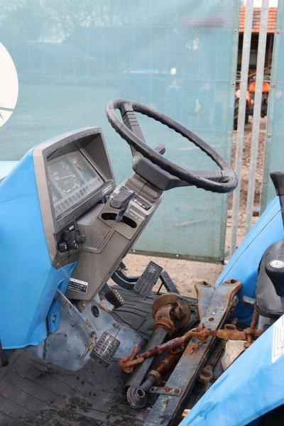 Farm tractor Iseki Landhope TA 247: picture 16