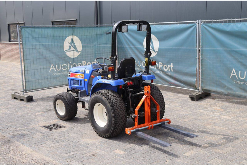 Iseki TM 3240 - Farm tractor: picture 4 Iseki TM 3240 - Farm tractor: picture 4
