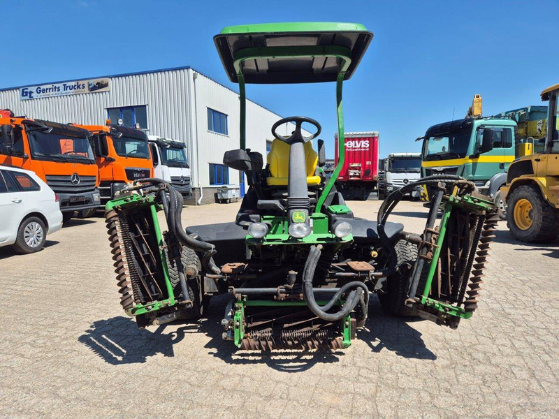 John Deere 8700 PC FM - Garden mower: picture 1 John Deere 8700 PC FM - Garden mower: picture 1