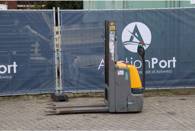 Jungheinrich EJC 110 - Stacker: picture 1 Jungheinrich EJC 110 - Stacker: picture 1