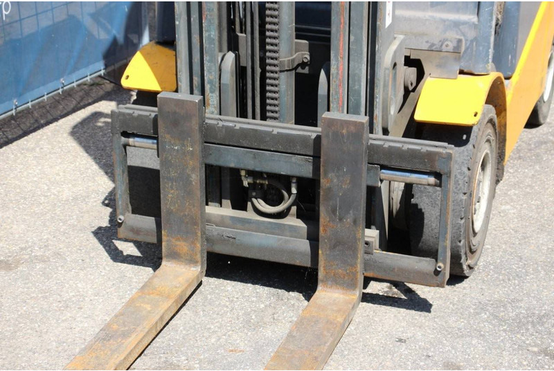 LPG forklift Jungheinrich SH 4-980: picture 10