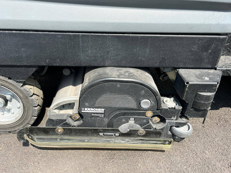 Kärcher R120 - Road sweeper: picture 4 Kärcher R120 - Road sweeper: picture 4